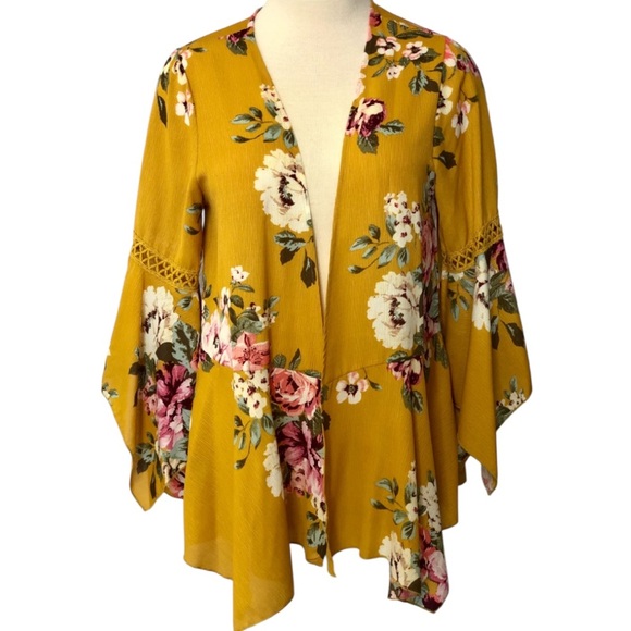 ODDY Flared Sleeve Mustard Yellow Kimono with Floral and Crochet Design Sz 2X - Picture 2 of 8